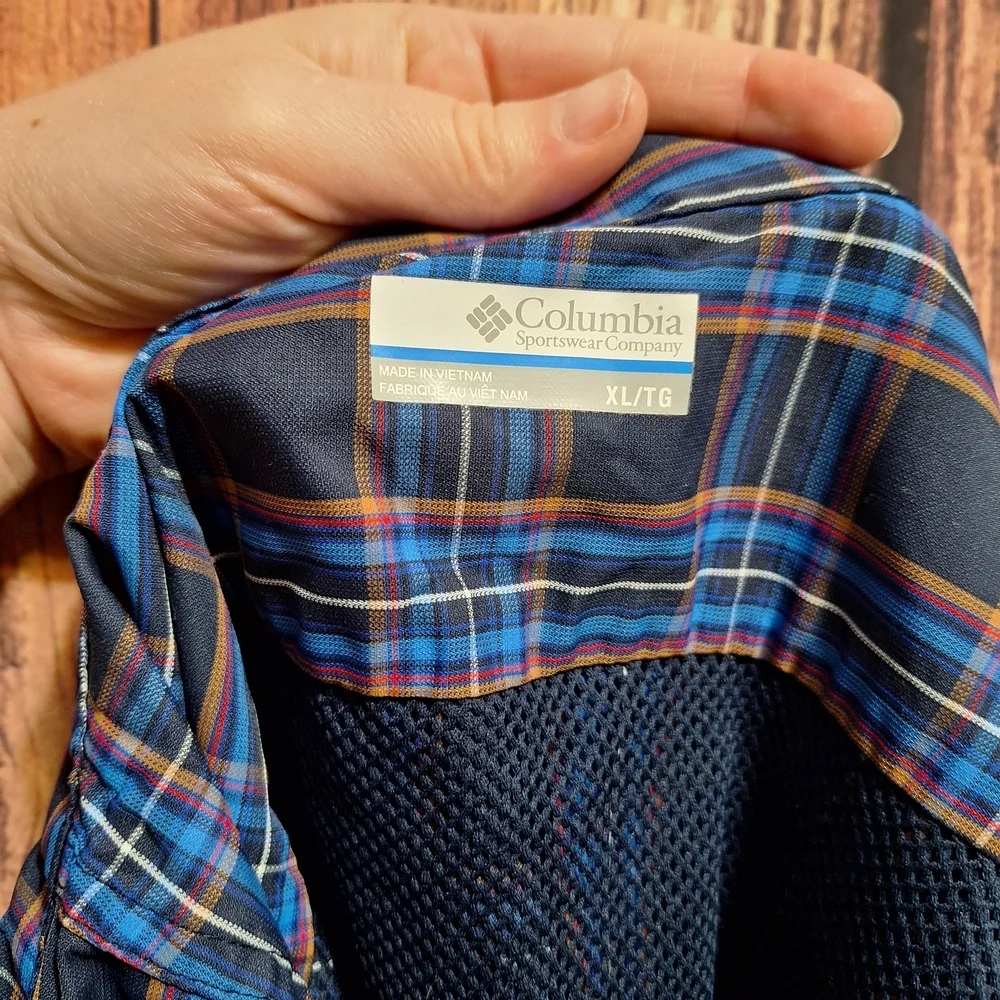 Columbia Blue Omni-shade Outdoor Button up Size XL NWOT